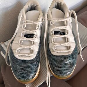 Air Jordan 11 Retro Low Navy Snakeskin 2001
